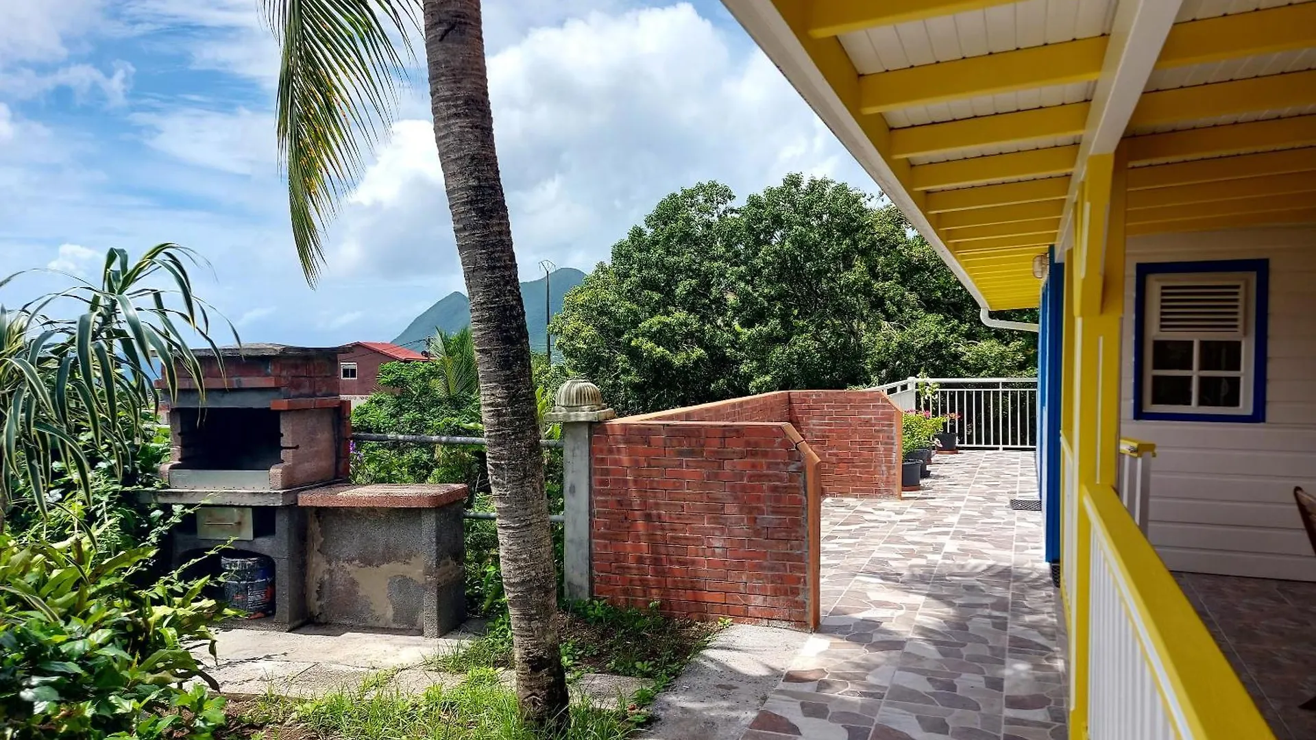 Maison Charmante A Le Diamant Avec Vue Sur Mer Et Jardin Martinica